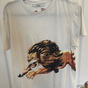 Givenchy lion t shirt